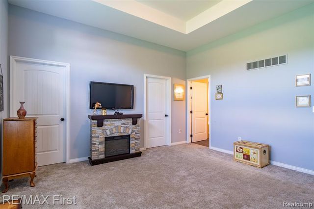7065 Dryden Road, Almont, MI 48003