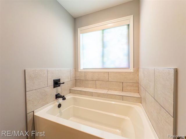 7065 Dryden Road, Almont, MI 48003