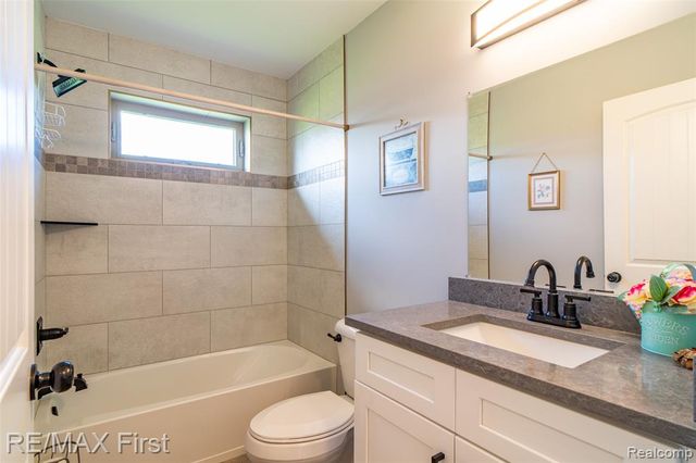 7065 Dryden Road, Almont, MI 48003