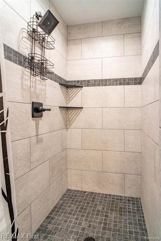 7065 Dryden Road, Almont, MI 48003