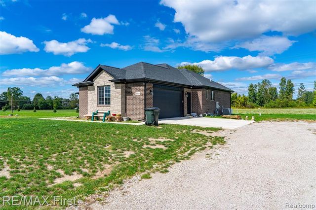 7065 Dryden Road, Almont, MI 48003