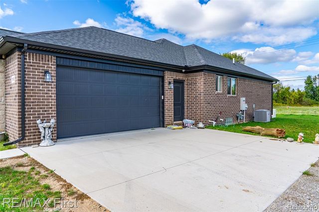 7065 Dryden Road, Almont, MI 48003