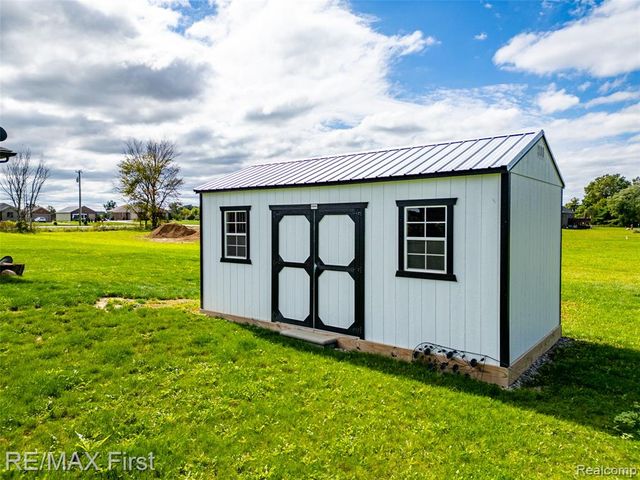 7065 Dryden Road, Almont, MI 48003