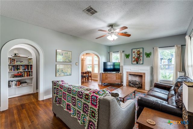 1106 S 11th Street, Temple, TX 76504