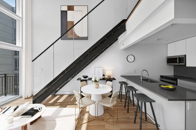 3165 14th St, New York City, NY 11106