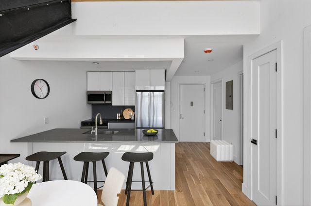 3165 14th St, New York City, NY 11106