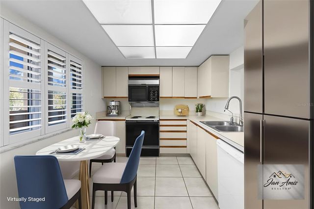 3076 EASTLAND BOULEVARD 404, Clearwater, FL 33761