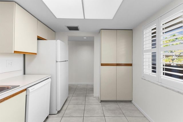 3076 EASTLAND BOULEVARD 404, Clearwater, FL 33761