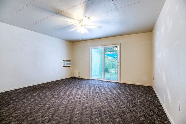 127 W Ave B, San Angelo, TX 76903