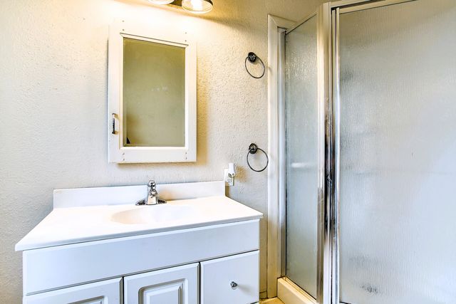 127 W Ave B, San Angelo, TX 76903