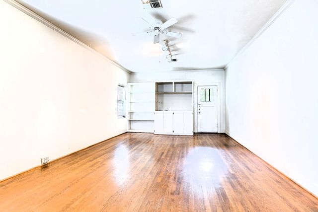 127 W Ave B, San Angelo, TX 76903