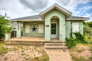 127 W Ave B, San Angelo, TX 76903