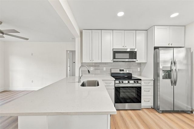 3215 W DEWEY STREET, Tampa, FL 33607
