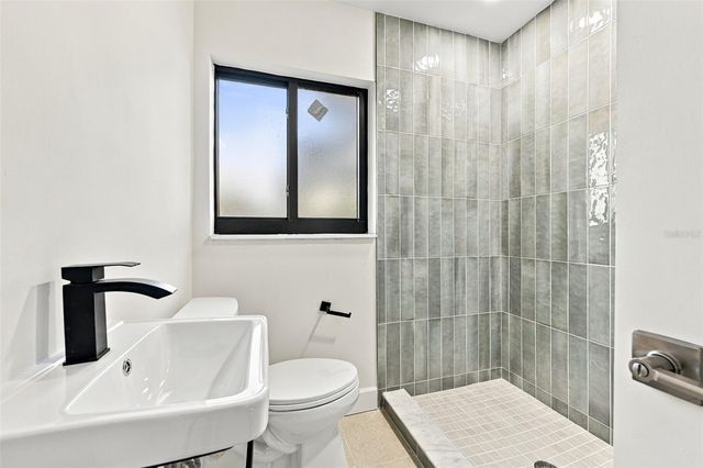 3215 W DEWEY STREET, Tampa, FL 33607