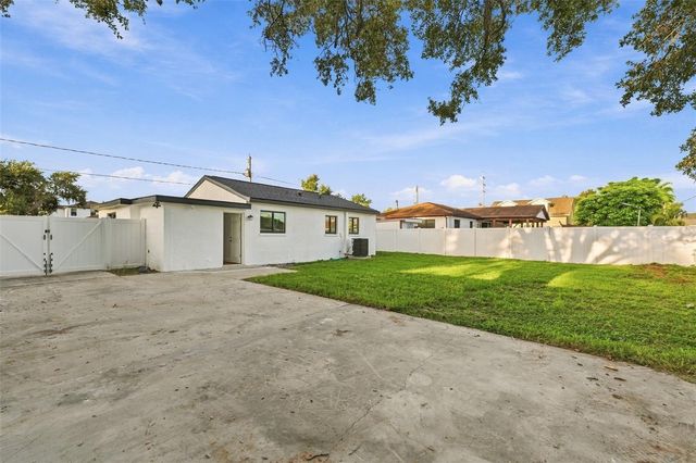 3215 W DEWEY STREET, Tampa, FL 33607