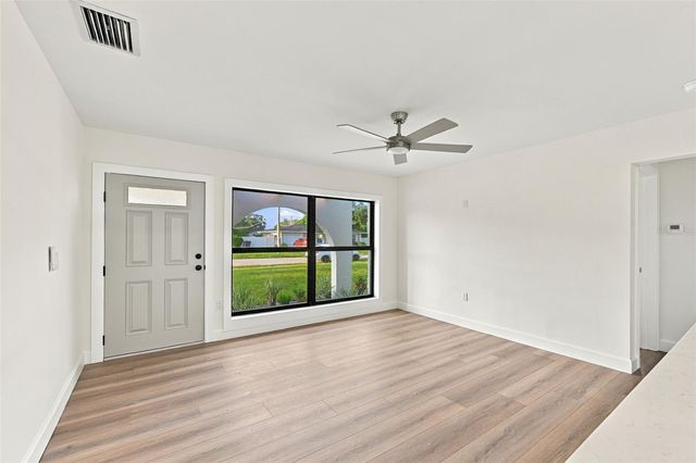 3215 W DEWEY STREET, Tampa, FL 33607