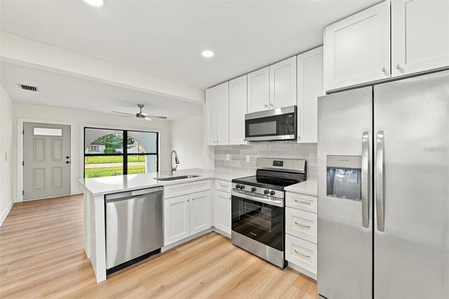 3215 W DEWEY STREET, Tampa, FL 33607