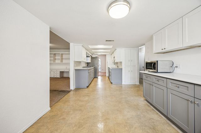 816 Donna Drive, Hurst, TX 76053