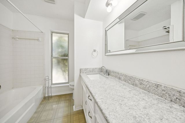 816 Donna Drive, Hurst, TX 76053