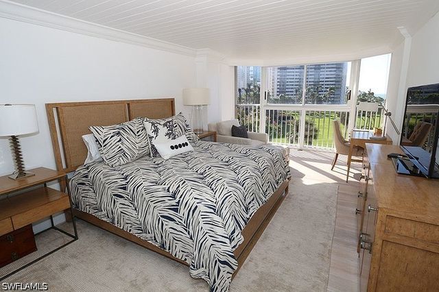 4041 Gulf Shore BLVD N 301, Naples, FL 34103