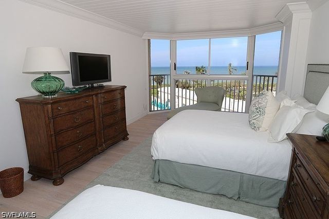4041 Gulf Shore BLVD N 301, Naples, FL 34103