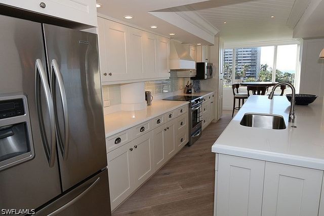 4041 Gulf Shore BLVD N 301, Naples, FL 34103