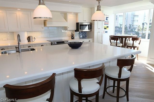 4041 Gulf Shore BLVD N 301, Naples, FL 34103