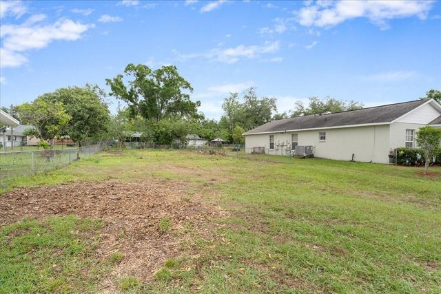 5540 8TH STREET, Zephyrhills, FL 33542
