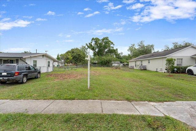 5540 8TH STREET, Zephyrhills, FL 33542