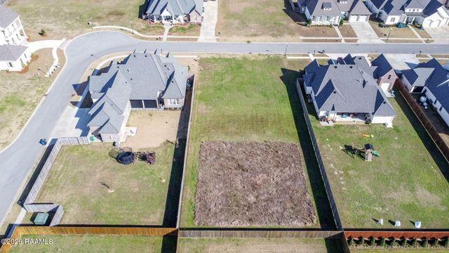 102 Stony Trek Drive, Youngsville, LA 70592