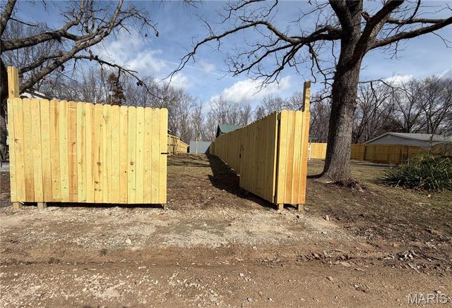 15775 Hallmark Lane, St Robert, MO 65584