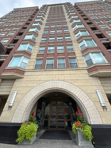 77 S Evergreen Avenue 407, Arlington Heights, IL 60005