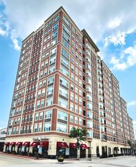 77 S Evergreen Avenue 407, Arlington Heights, IL 60005