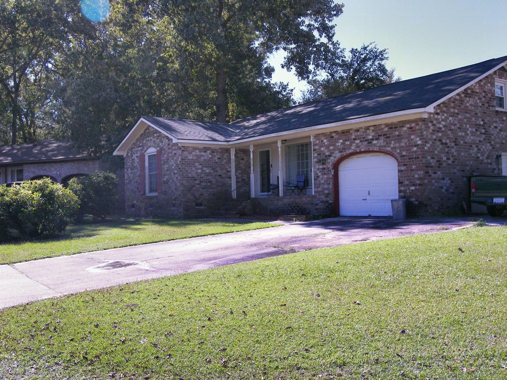 9 Pequannock Road, Goose Creek, SC 29445