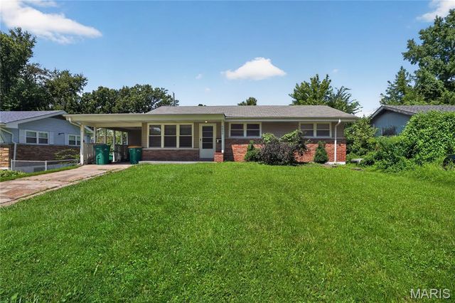 9835 Portage Drive, St Louis, MO 63136