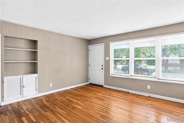 9835 Portage Drive, St Louis, MO 63136
