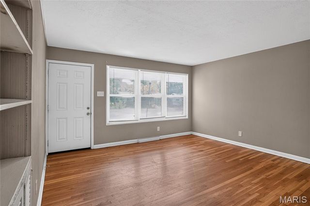 9835 Portage Drive, St Louis, MO 63136