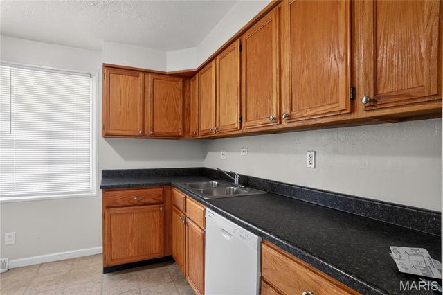 9835 Portage Drive, St Louis, MO 63136