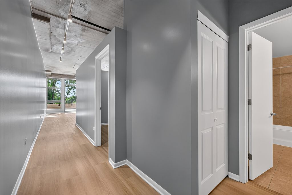 1550 S Blue Island Avenue 420, Chicago, IL 60608 — photo 3
