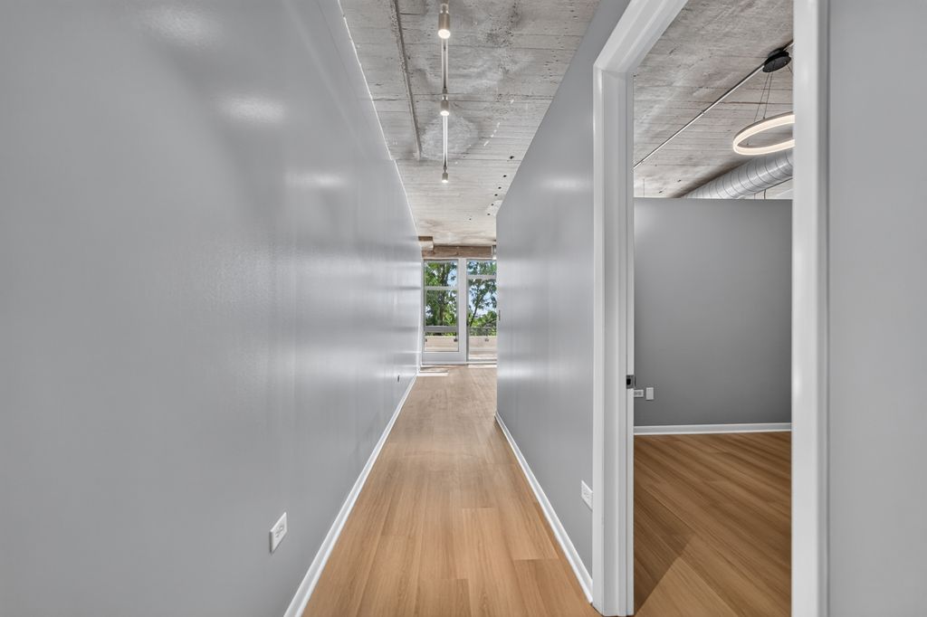 1550 S Blue Island Avenue 420, Chicago, IL 60608 — photo 4