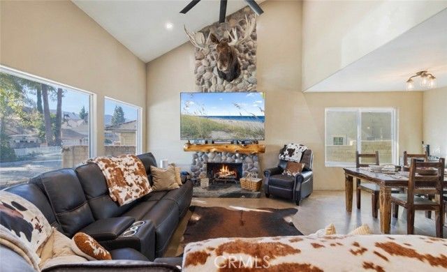 28975 Lotusgarden Dr, Canyon Country (santa Clarita), CA 91387