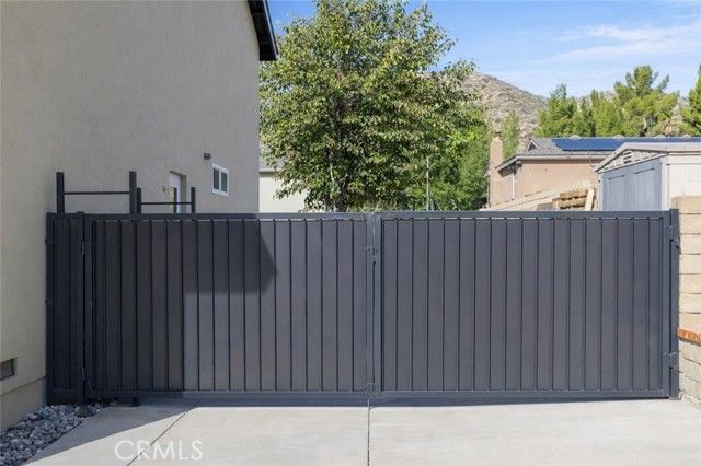 28975 Lotusgarden Dr, Canyon Country (santa Clarita), CA 91387