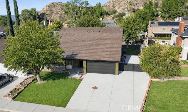 28975 Lotusgarden Dr, Canyon Country (santa Clarita), CA 91387