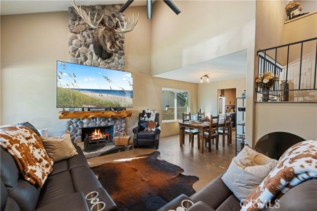 28975 Lotusgarden Dr, Canyon Country (santa Clarita), CA 91387