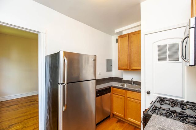 1911 W Foster Avenue 2, Chicago, IL 60640