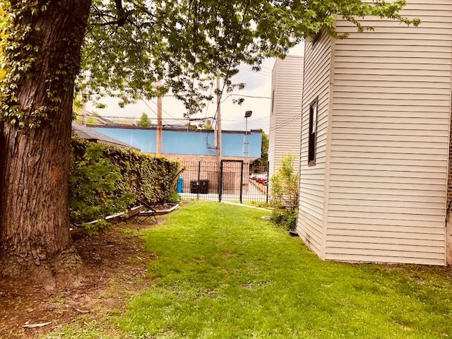 1911 W Foster Avenue 2, Chicago, IL 60640