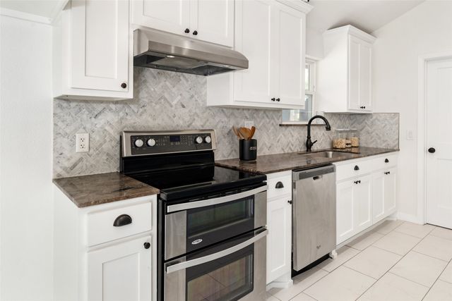 2107 Elmwood Boulevard, Dallas, TX 75224