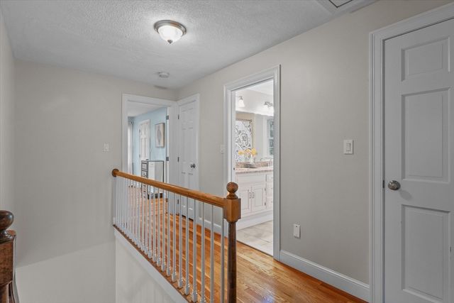 10 Woodchuck Lane, North Andover, MA 01845