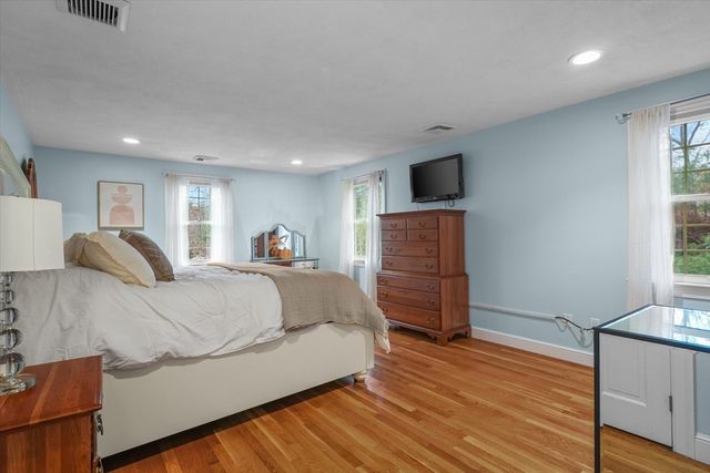 10 Woodchuck Lane, North Andover, MA 01845