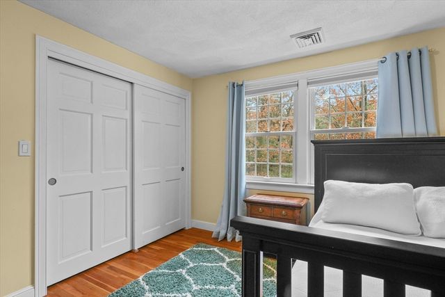 10 Woodchuck Lane, North Andover, MA 01845